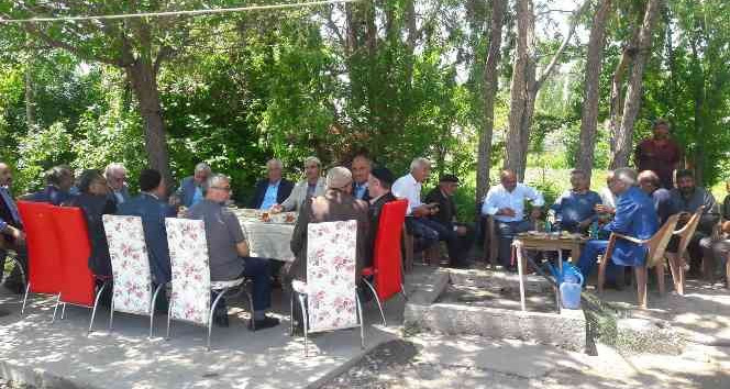 Iğdır’da kanaat önderleri husumetli aileleri barıştırdı