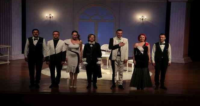 “Akşam Yemeği"  tiyatro oyunu NEVÜ’de sahnelendi