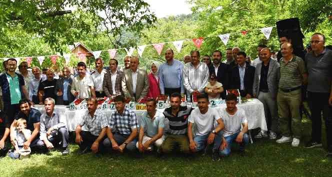 Altınova’da çilek tadında festival