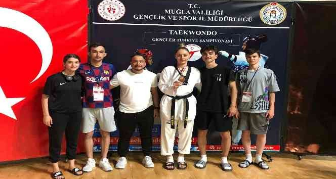 Altınova’ya, tekvandonun Kırkpınar’ından madalya