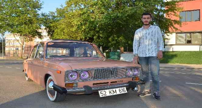 Yıpranmış halde satın aldığı araca 90 bin TL’lik restorasyon yaptı: Görenler hayretle bakıyor
