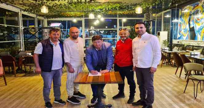 Çiftlikköy Belediyespor Yalçın Tokay’la anlaştı