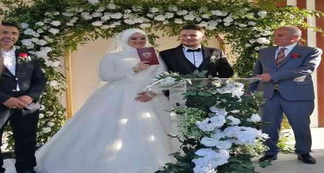 Seylan ve Tezel ailelerinin mutlu günü