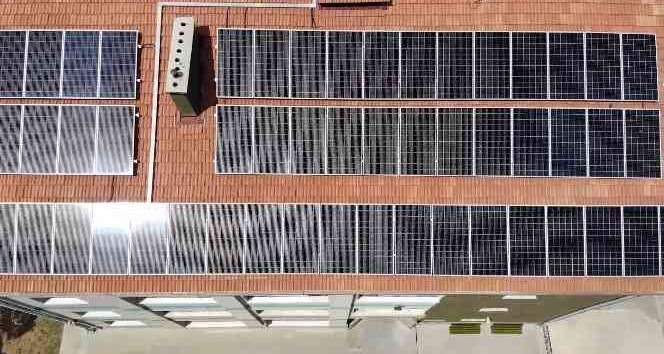 Enerjisini güneşten alan okul: Yüzde 100’e yakınını karşılıyor
