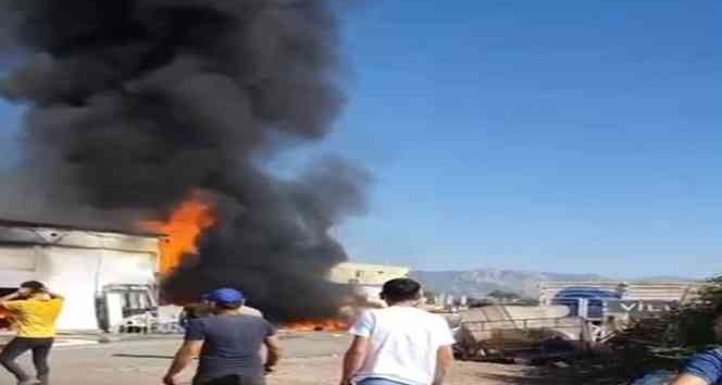 Döşemealtı’ndaki işyeri yangını korkuttu