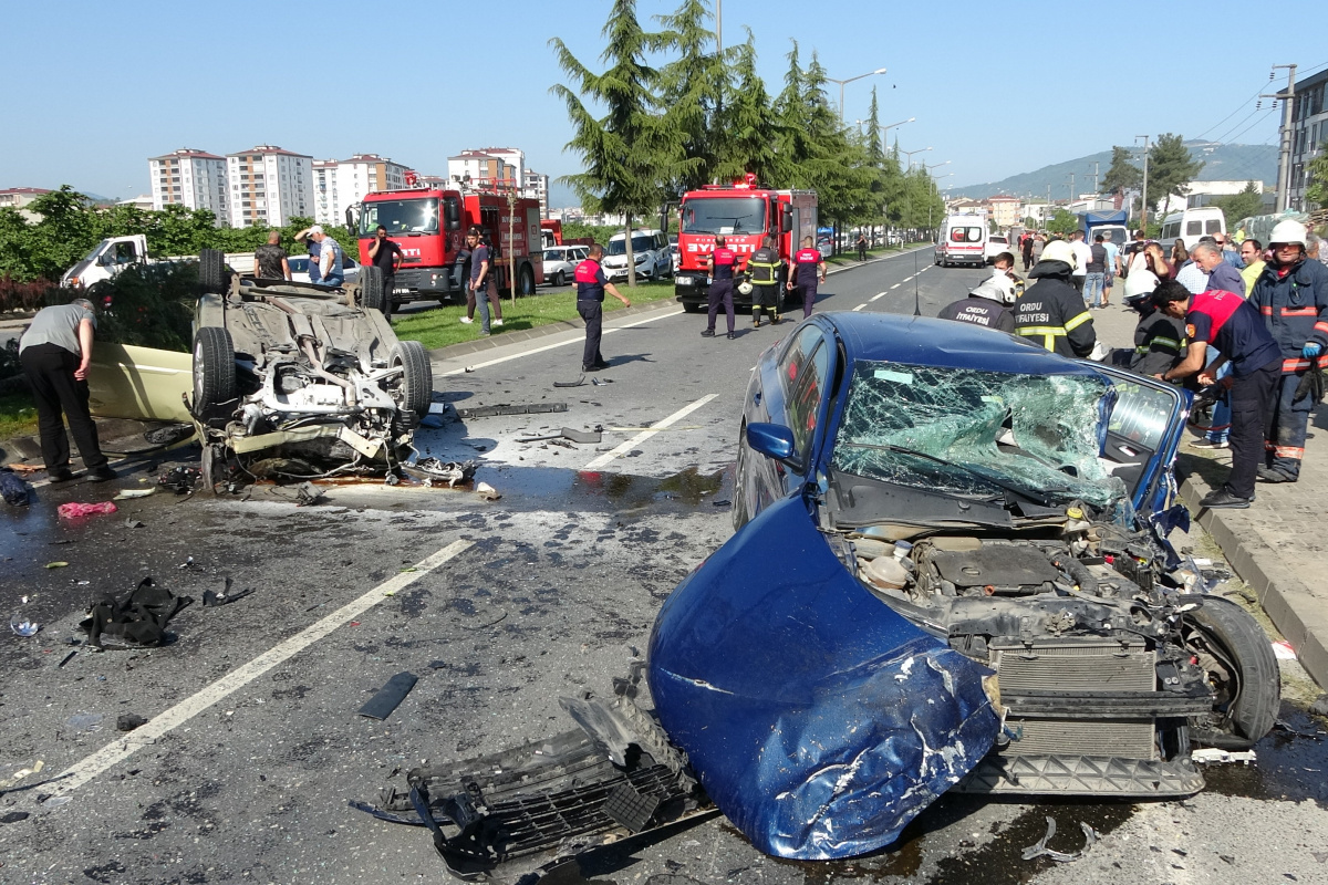 Ordu'da feci zincirleme kaza: 2’si ağır 6 yaralı