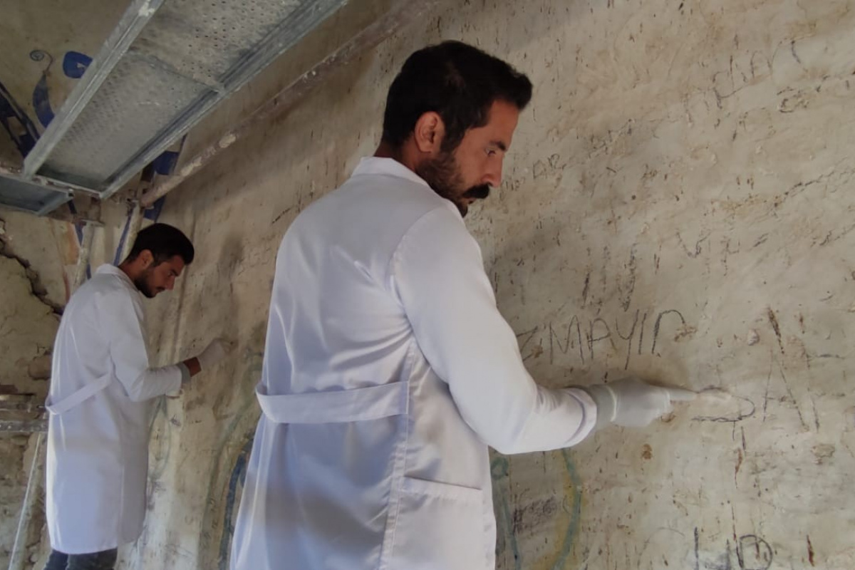 Duvarları argo sözcüklerle kirletilen 300 yıllık Macar Camii koruma altına alındı