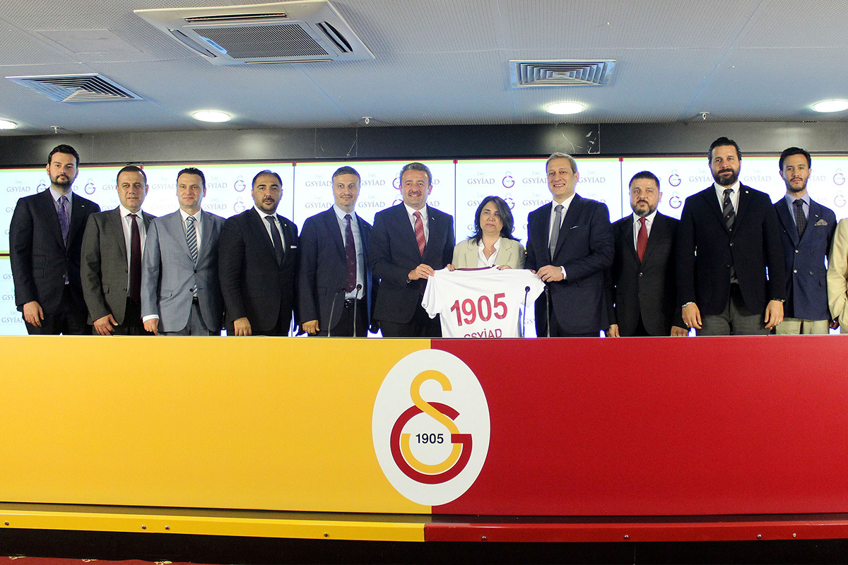 GSYİAD, Galatasaray Erkek Voleybol Takımı&#039;na forma sponsoru oldu