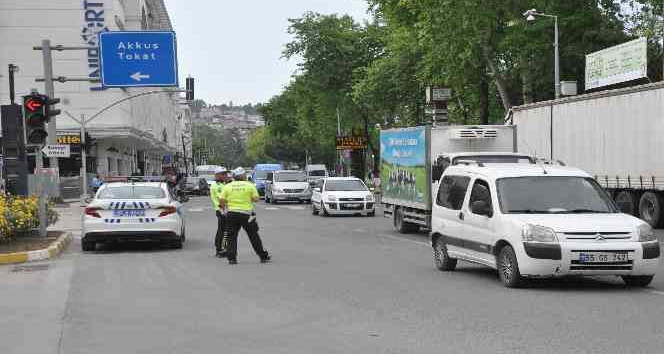 Ünye’de trafikte ’bakım’ yoğunluğu