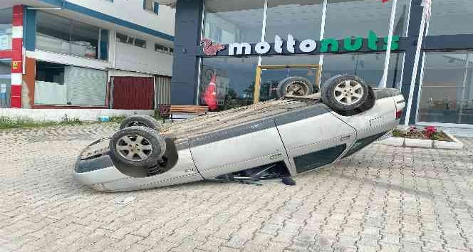 Ordu’da akıl almaz olay: Kepçe operatörü, içerisinde sürücü olan otomobile vurdu