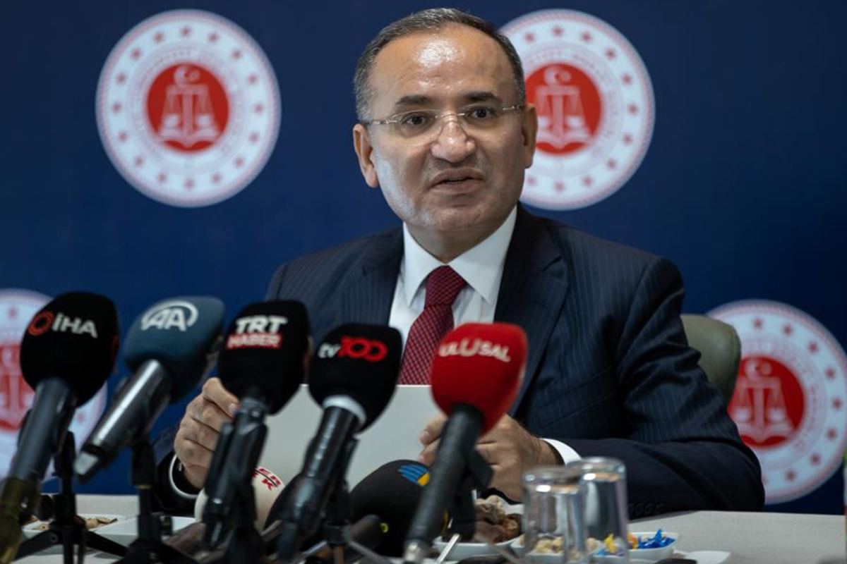 Bakan Bozdağ: &#039;Fahiş kira artışlarını oran üzerinden belirleyeceğiz&#039;