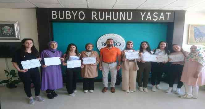 Burhaniye’de üniversiteli gençler işaret dilini öğrendi