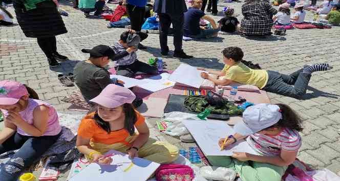 23 Şubat İlkokulda resim şenliği