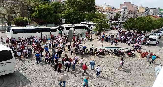 Bandırma, Kocaeli’ye akın etti
