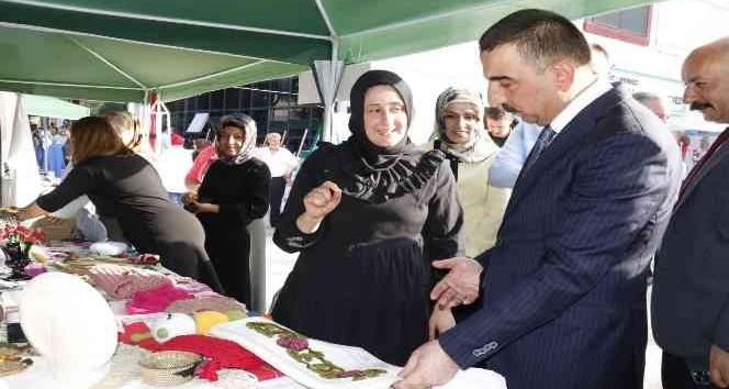Vali Hacıbektaşoğlu ’Hayat Boyu Öğrenme Haftası’ etkinliklerinde
