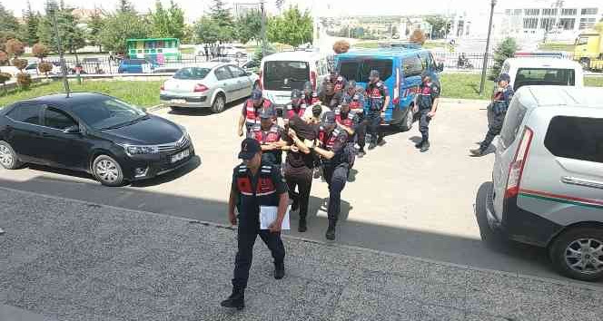 Karaman’da 400 bin liralık damlama borusu çalan 4 kişi tutuklandı