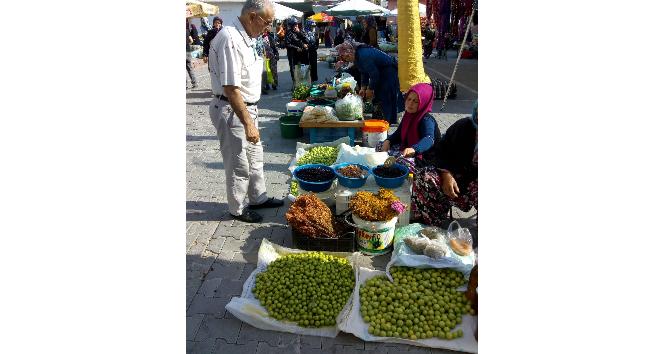 Havran köylü pazarı büyük ilgi görüyor
