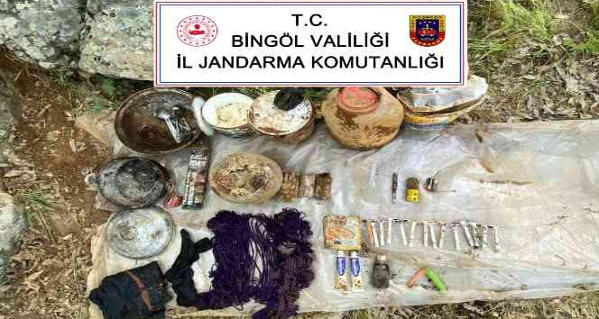 Bingöl’de 2 sığınak ve EYP imha edildi