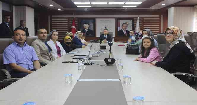 Giresun’da diyabet hastası çocukların hayatını kolaylaştıracak sensörlü ölçüm cihazı dağıtıldı