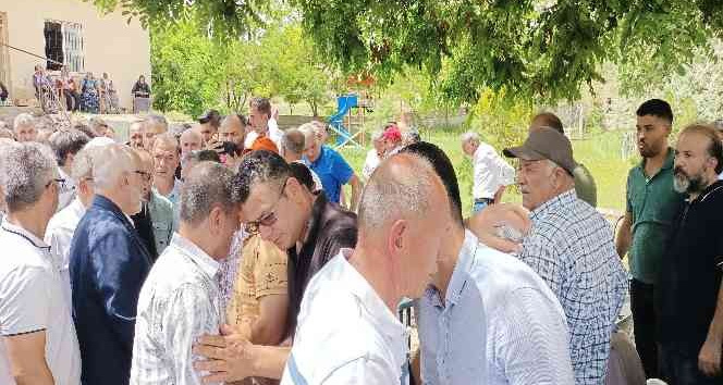 Kayıp Genç Hasan için köyünde gıyabı cenaze namazı kılındı