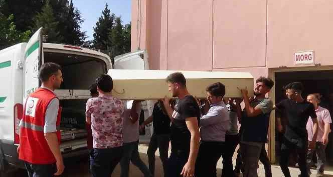 Kilis’te yanarak hayatını kaybeden 2 kardeş tek tabutla ülkelerine gönderildi