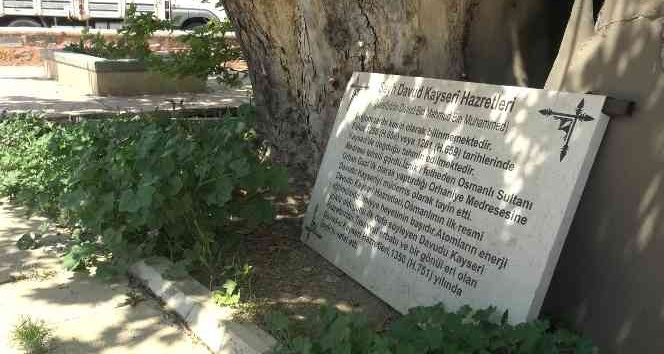 Osmanlı’nın ilk müderrisi Davud-i Kayseri Hazretlerinin kabri ziyaretçilerini bekliyor