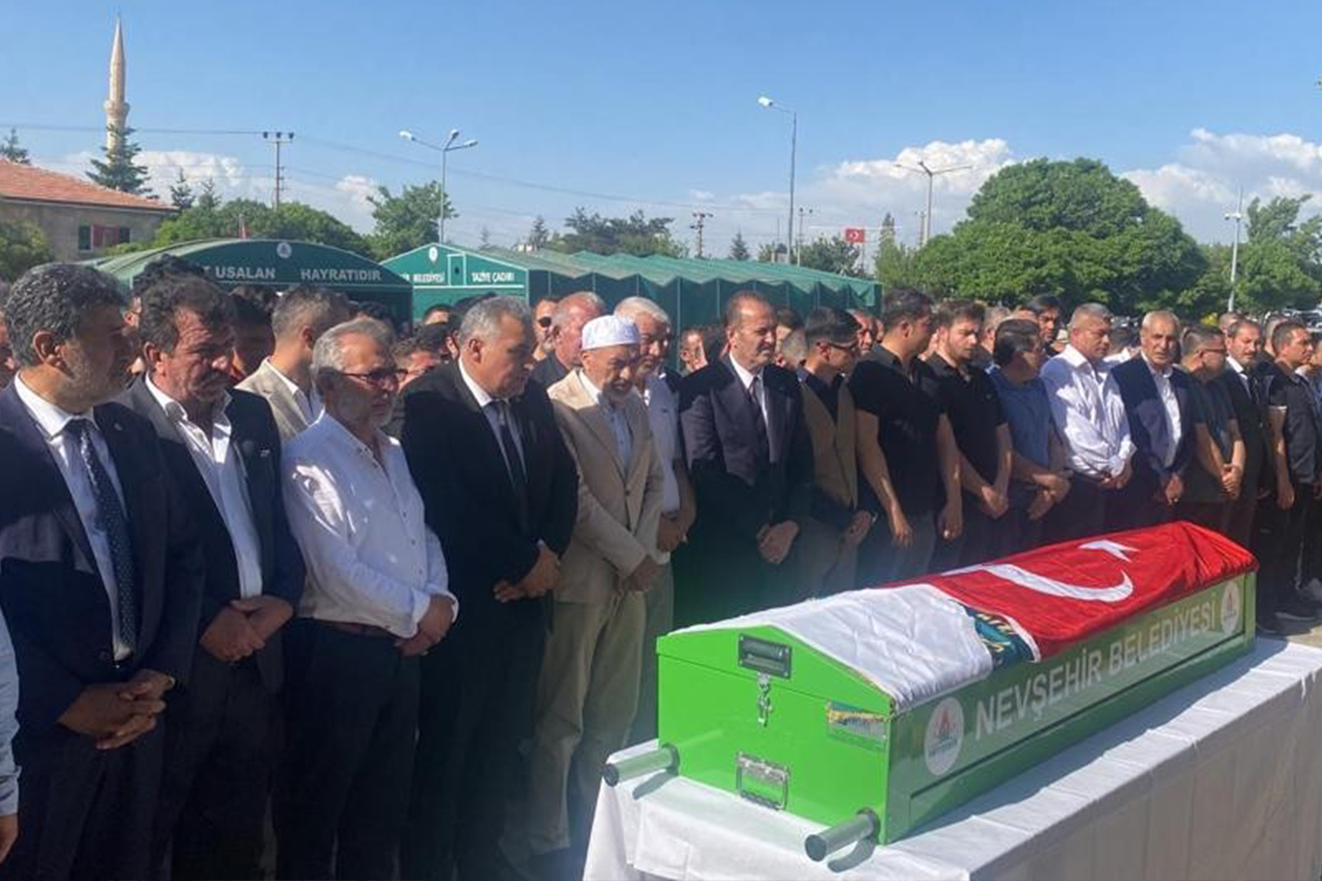 Abdullah Çatlı’nın annesi toprağa verildi