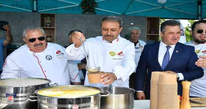 Vali Şıldak’tan vatandaşa çorba ikramı
