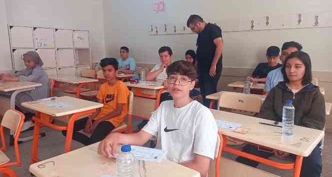 Kırıkkale’de maskesiz LGS heyecanı