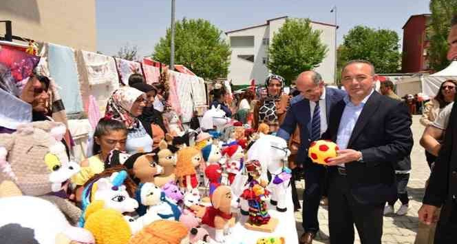 Hayat Boyu Öğrenme Haftası Sergi Açılışı yapıldı