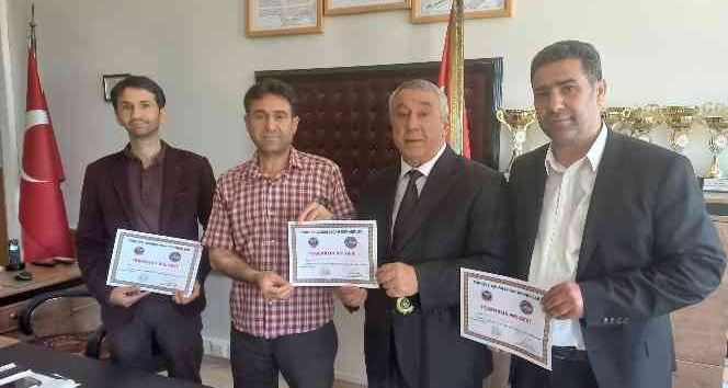 Serdar Ünsal’dan öğretmenlere  teşekkür belgesi