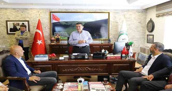 CHP’li vekiller, Ardahan Belediyesini ziyaret etti