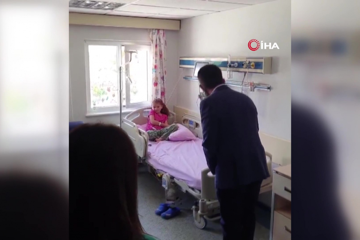 Altındağ Belediye Başkanı Balcı, hastanede tedavi gören Elif’i ve ailesini ziyaret etti