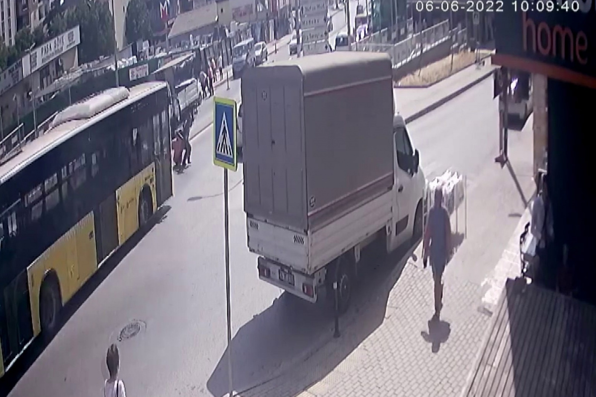 Ümraniye’de temizlik işçisine İETT otobüsü çarptı!