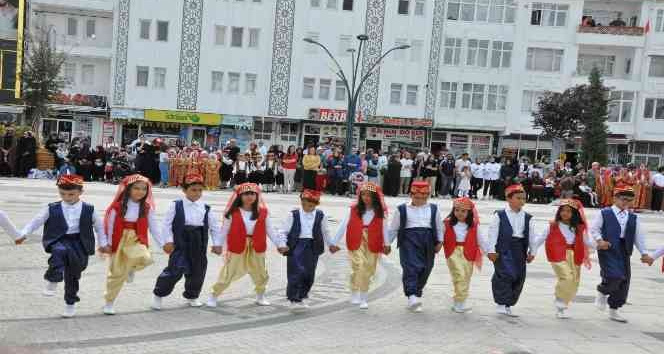 Sorgun’da Halkoyunları Şenliği düzenlendi