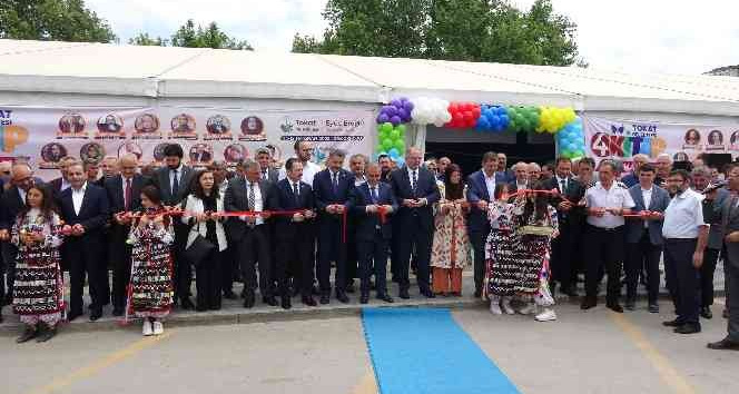 Tokat’ta dev çadırda 1 milyon kitap okuyucularla buluştu