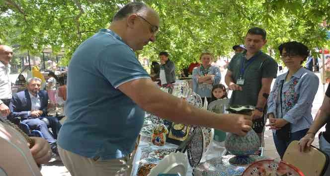 Niksar’da “Hayat Boyu Eğitim Haftası” nedeniyle sergi açıldı