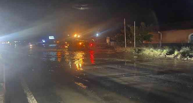 Aşırı yağış nedeniyle Nevşehir - Aksaray karayolu trafiğe kapandı