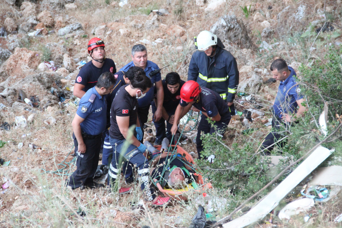 Antalya&#039;da kayalık alana düşen şahsı kurtarma seferberliği