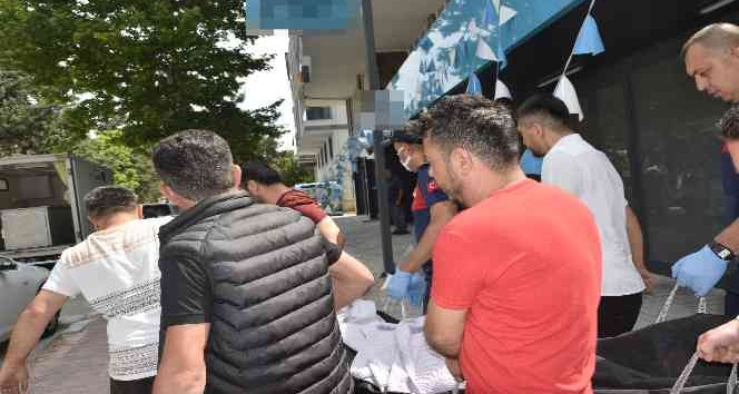 Apartta ölü bulundu