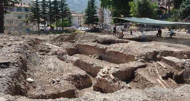 Tokat’ta okulun temel kazısından tarih çıktı