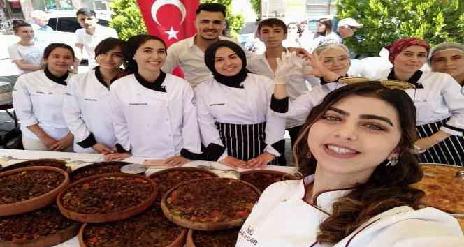 Gastronomi Şenliğinde 100 öğrenci 11 farklı yemek hazırladı