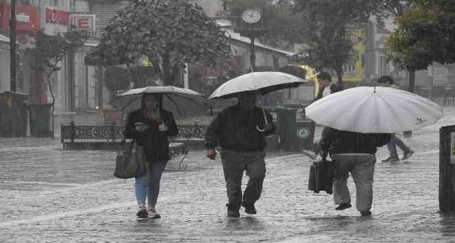 Edirne’de beklenen kuvvetli yağış etkili oluyor