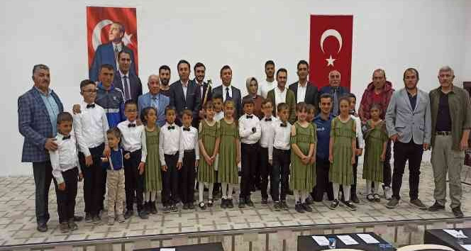 Çıldır ilkokulu öğrencilerinden müzik ziyafeti