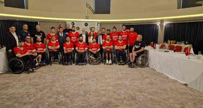 Tekerlekli Sandalye Basketbol A Milli Takımı’na moral yemeği