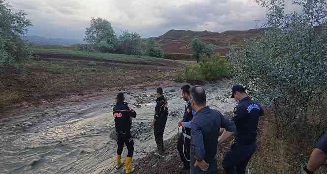 Yozgat’ta sel nedeniyle mahsur kalan 9 kişi kurtarıldı