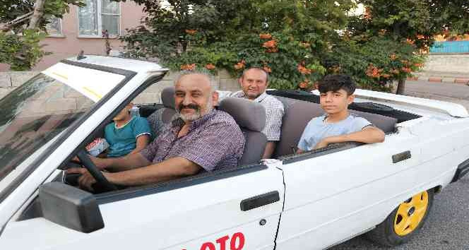 Hayalini kurduğu üstü açık otomobili kendi yaptı