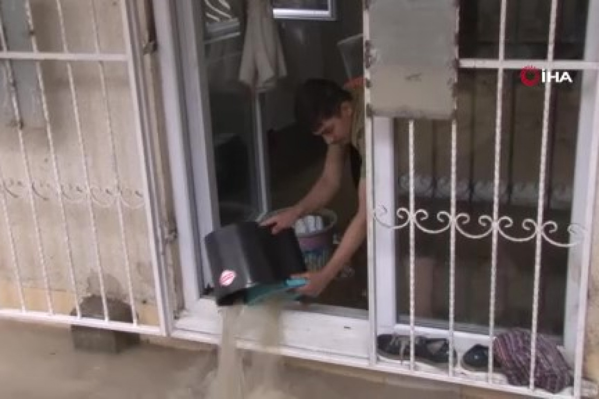 'En ufak yağmurda evlerimizi su basıyor'