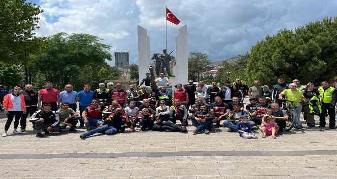 İstiklal Yolu’nu motosikletle geçmek için yola çıkan motorcular Çankırı’ya ulaştı