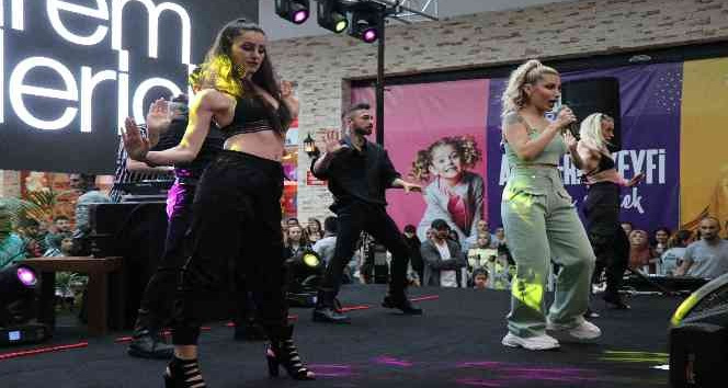 İrem Derici Bolu’yu salladı